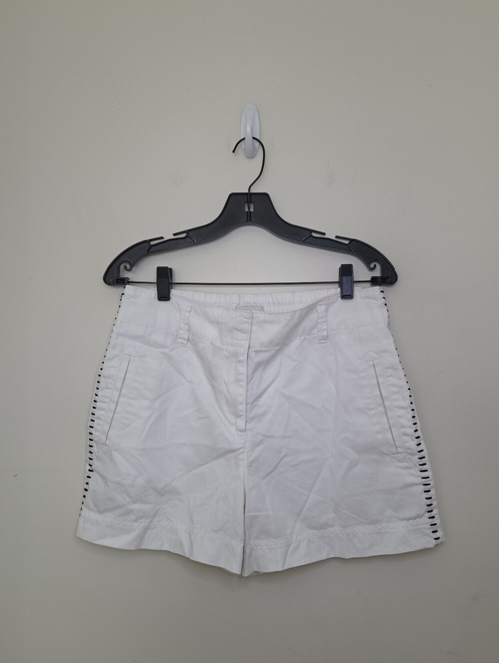 Women's Loft Outlet White Shorts Sz 6